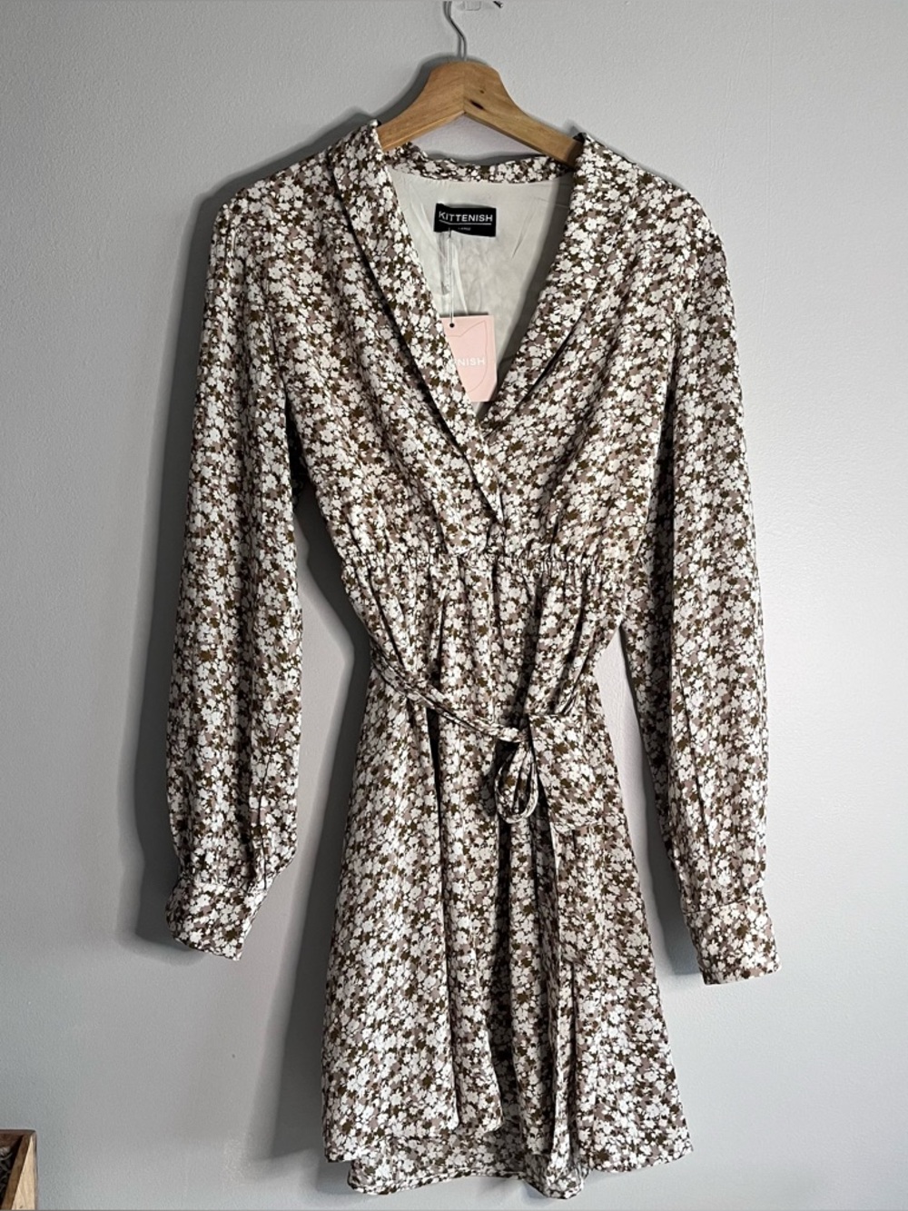 New KITTENISH Hayley Floral Dress Sz L